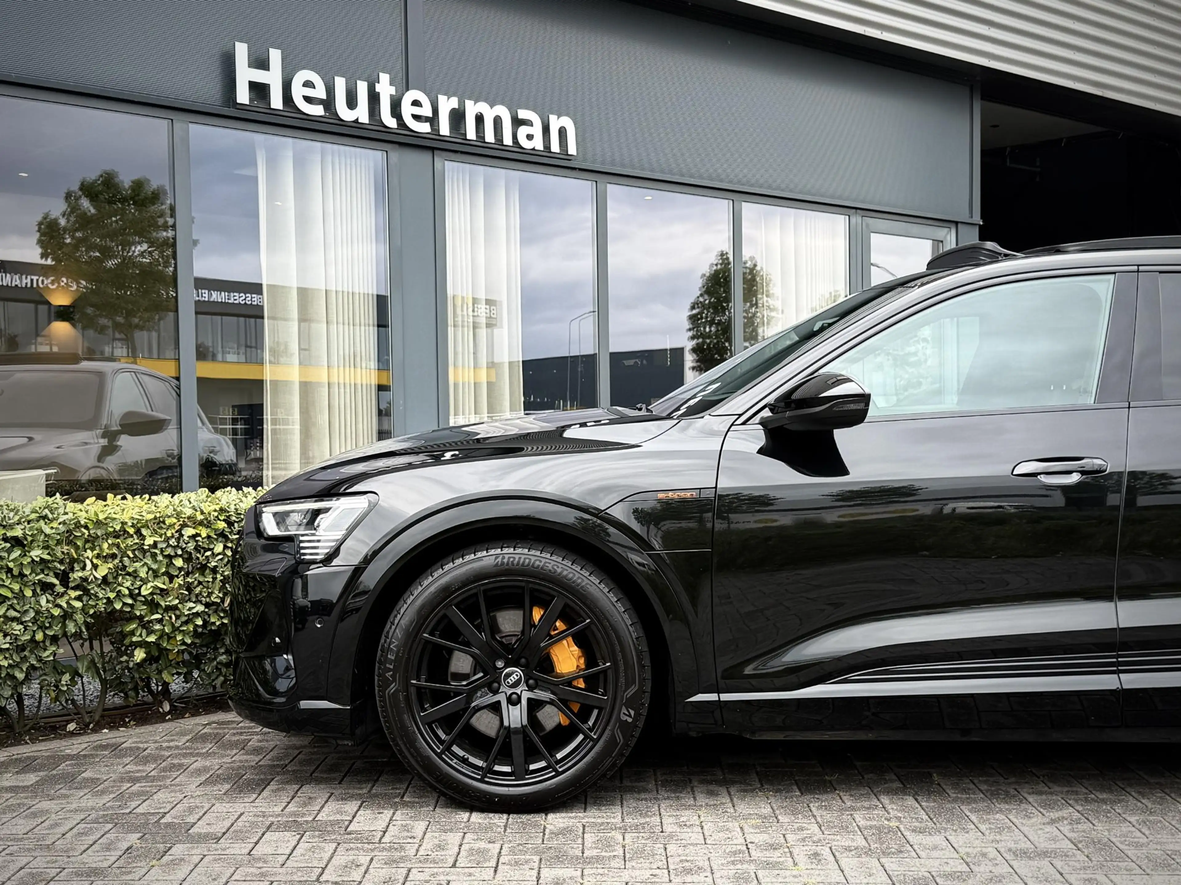 Audi e-tron 55 quattro S Line Black Edition/Pano/ B&O/97%SOH — photo 12