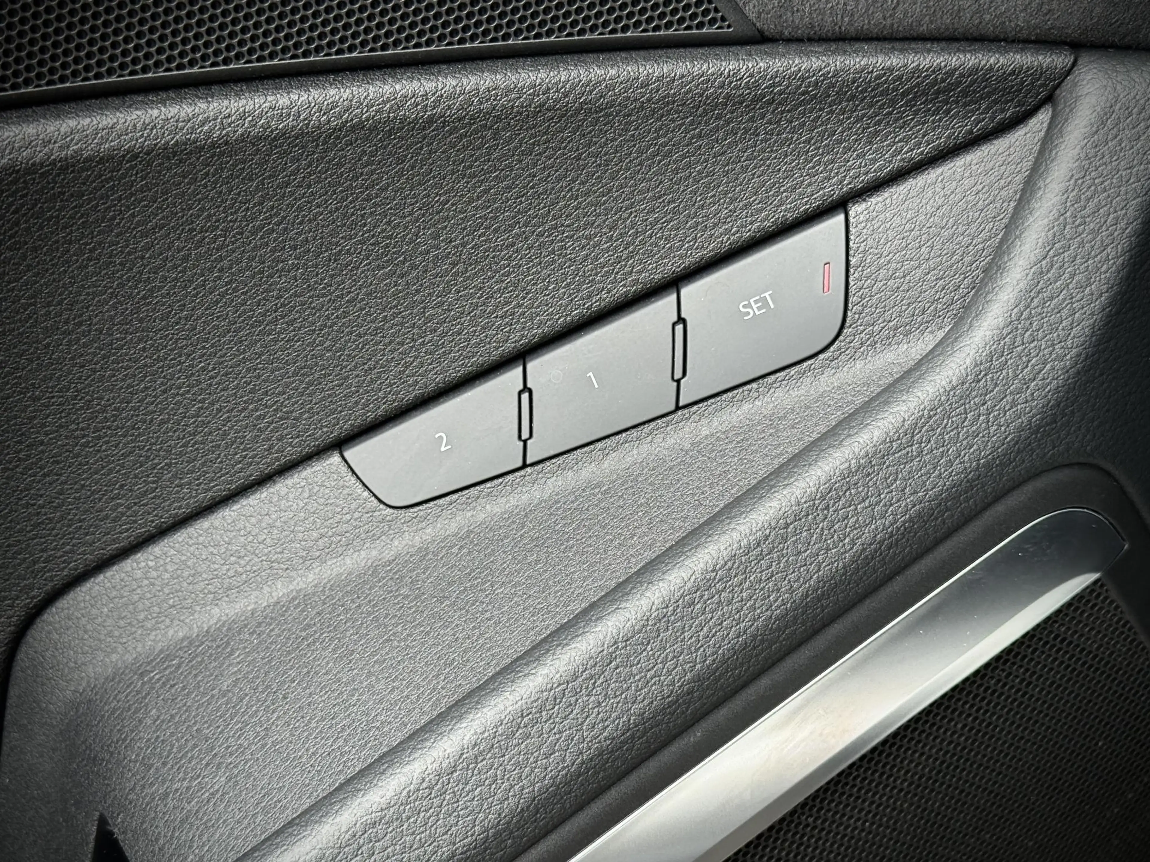 Audi e-tron 55 quattro S Line Black Edition/Pano/ B&O/97%SOH — photo 24