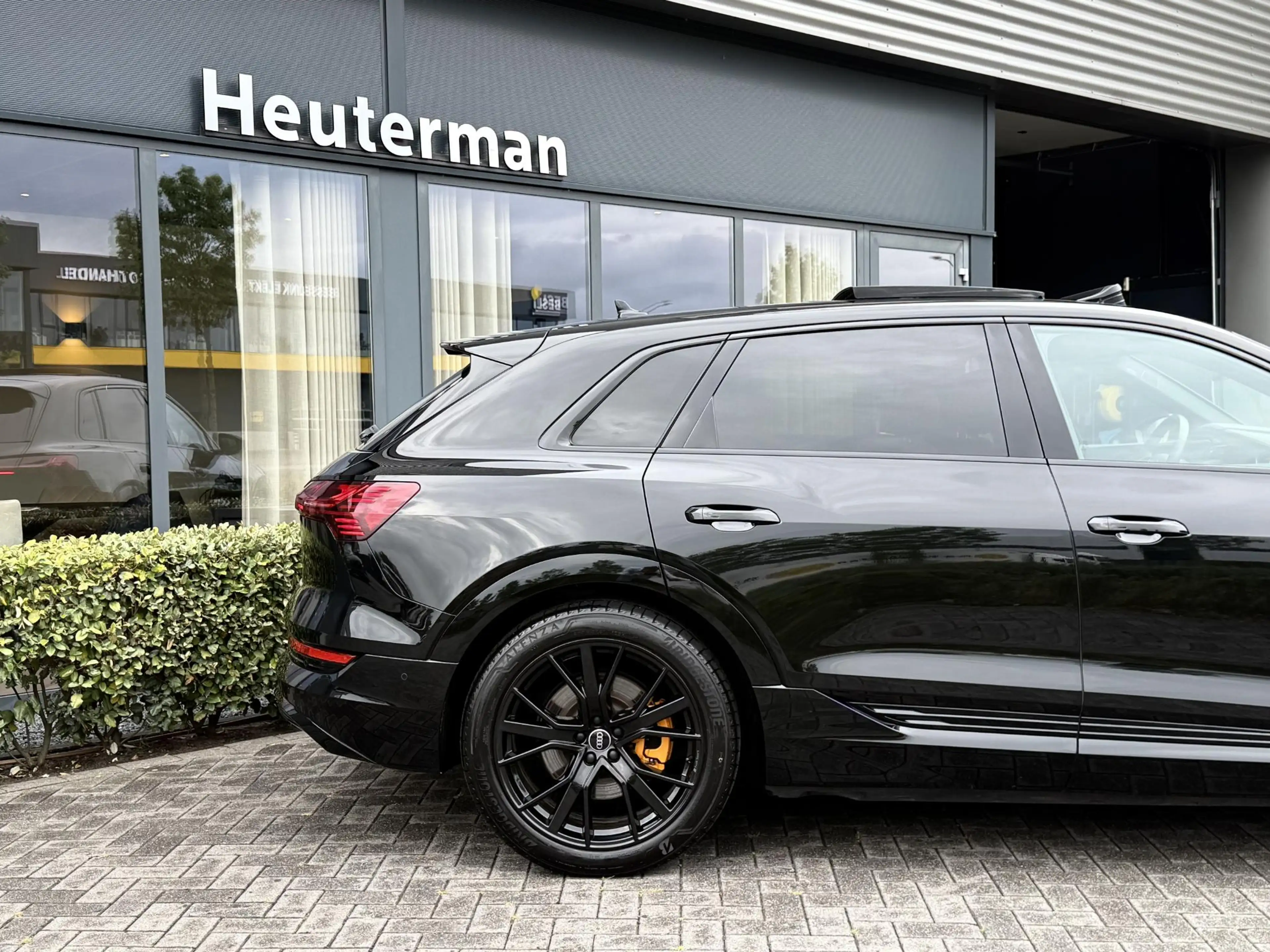 Audi e-tron 55 quattro S Line Black Edition/Pano/ B&O/97%SOH — photo 13