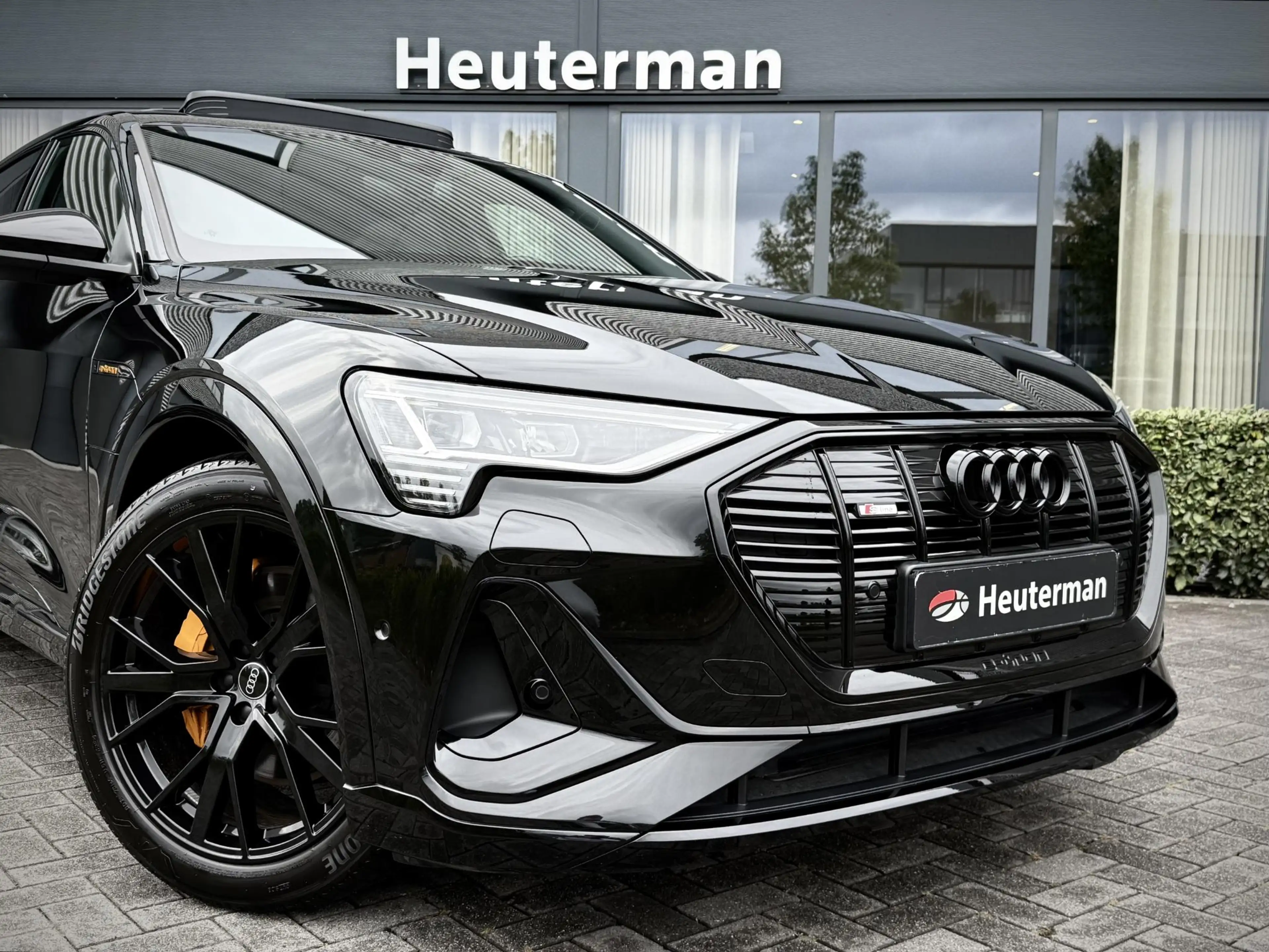 Audi e-tron 55 quattro S Line Black Edition/Pano/ B&O/97%SOH — photo 7