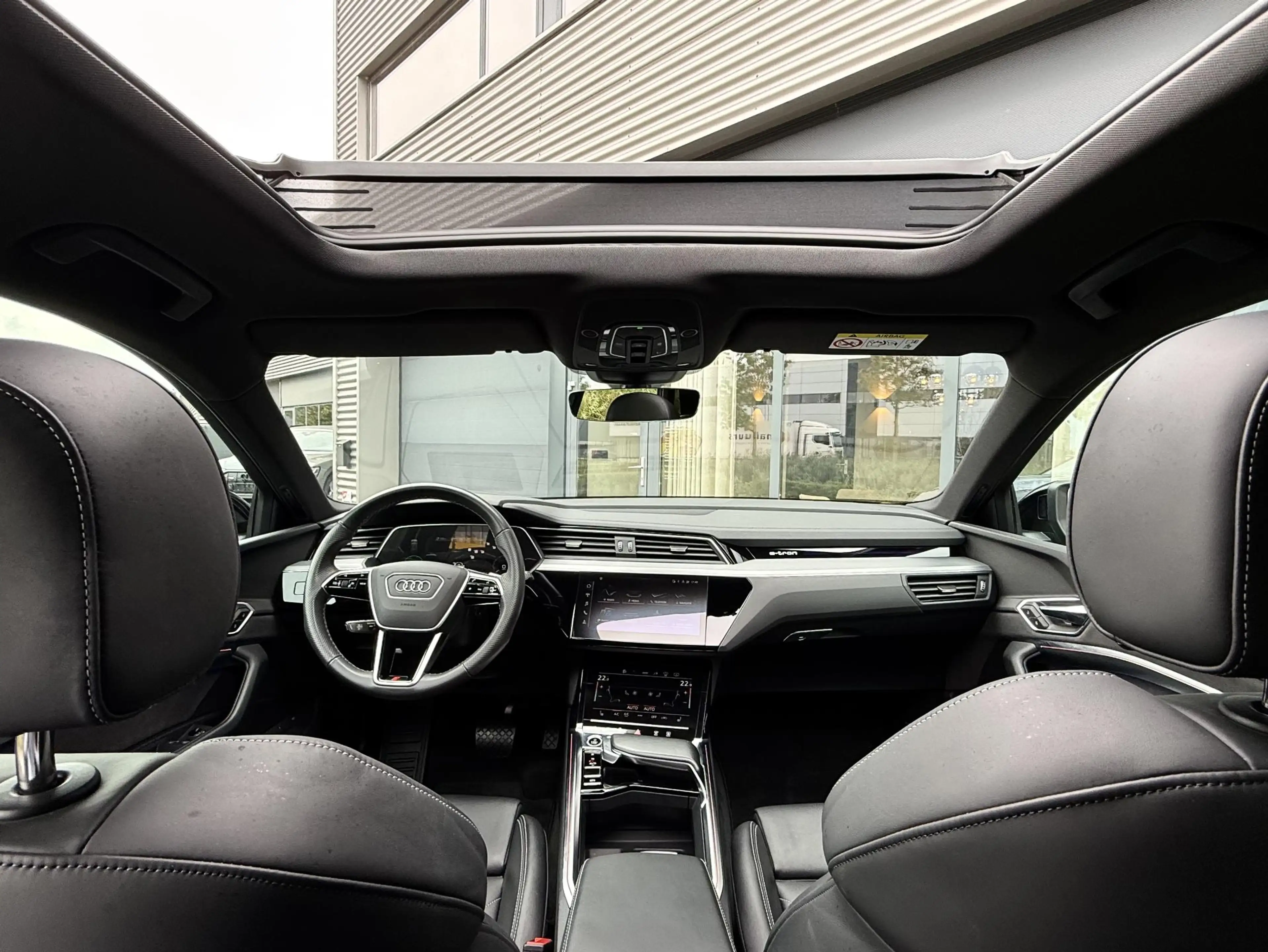 Audi e-tron 55 quattro S Line Black Edition/Pano/ B&O/97%SOH — photo 19