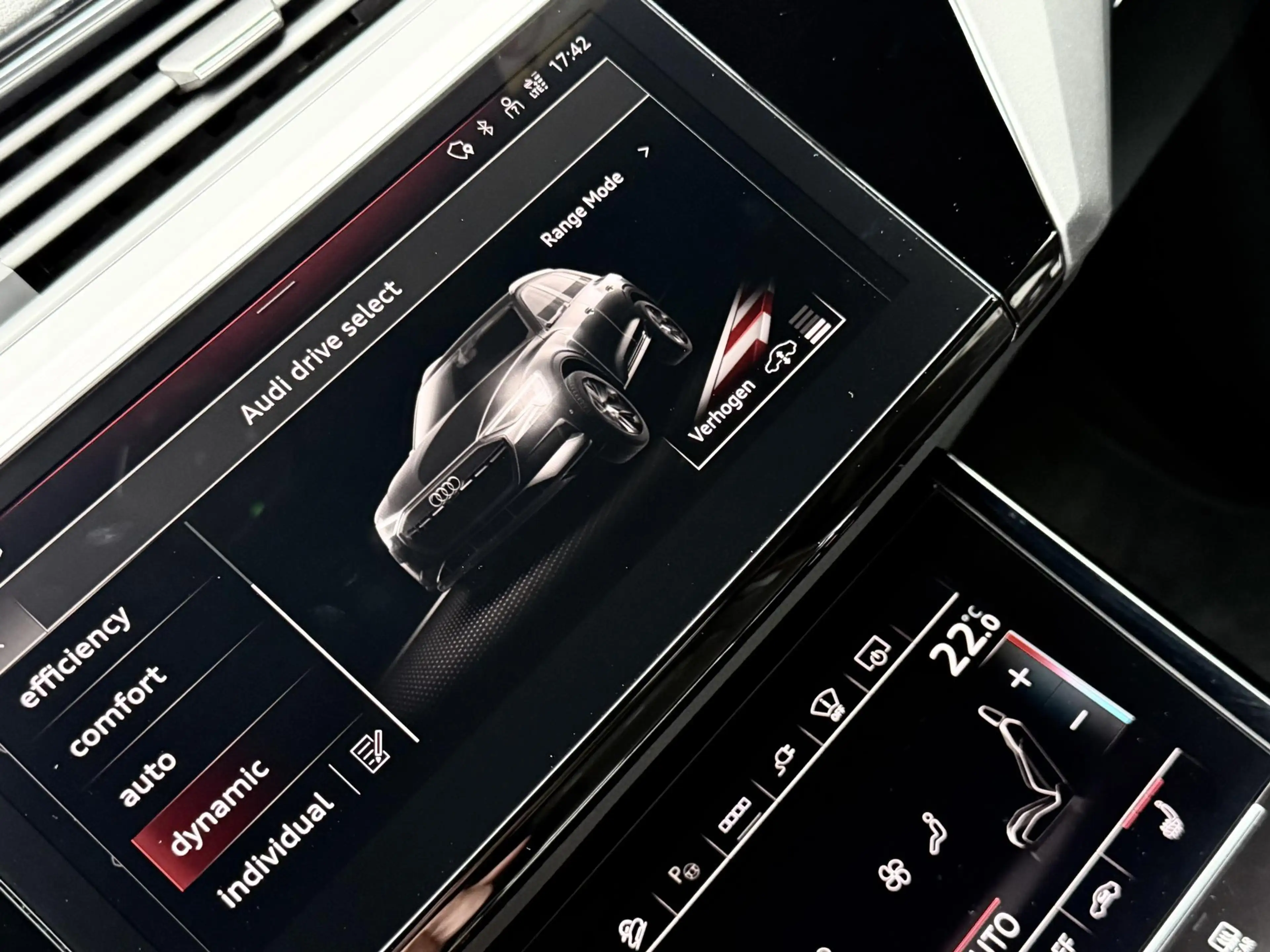 Audi e-tron 55 quattro S Line Black Edition/Pano/ B&O/97%SOH — photo 35