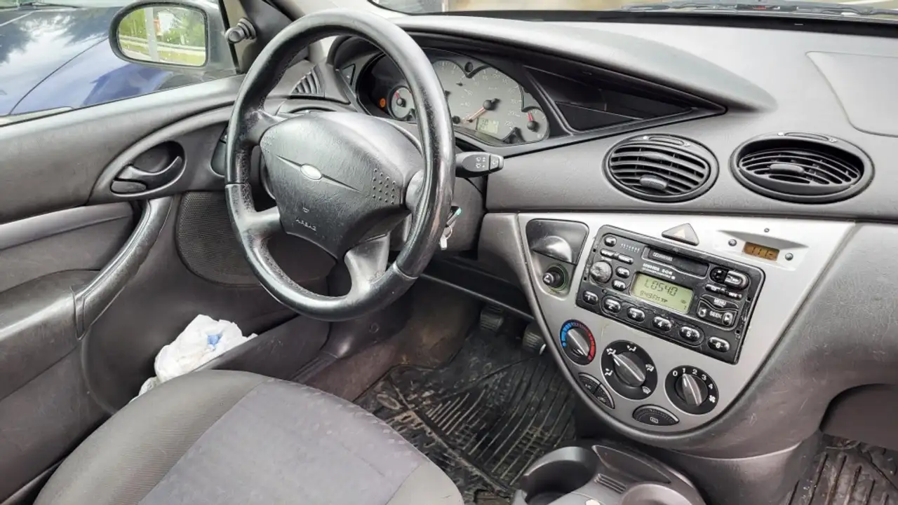 Ford Focus 1.6i 16v Ghia, foto 2