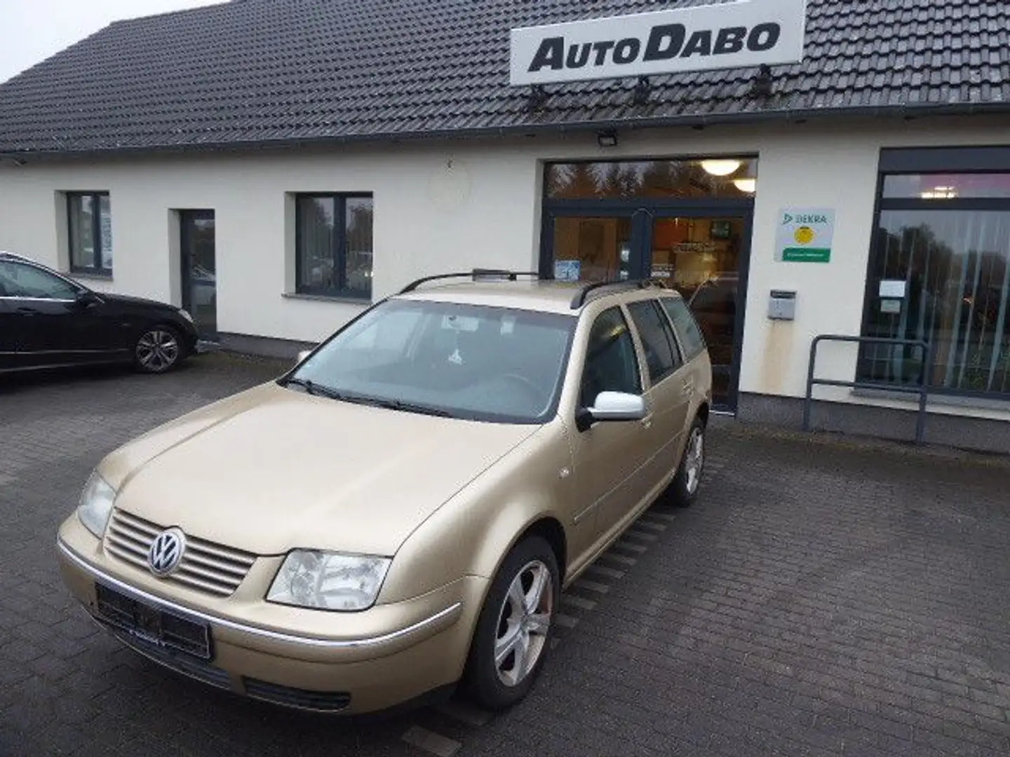 Volkswagen Bora Variant Pacific Beige - 1