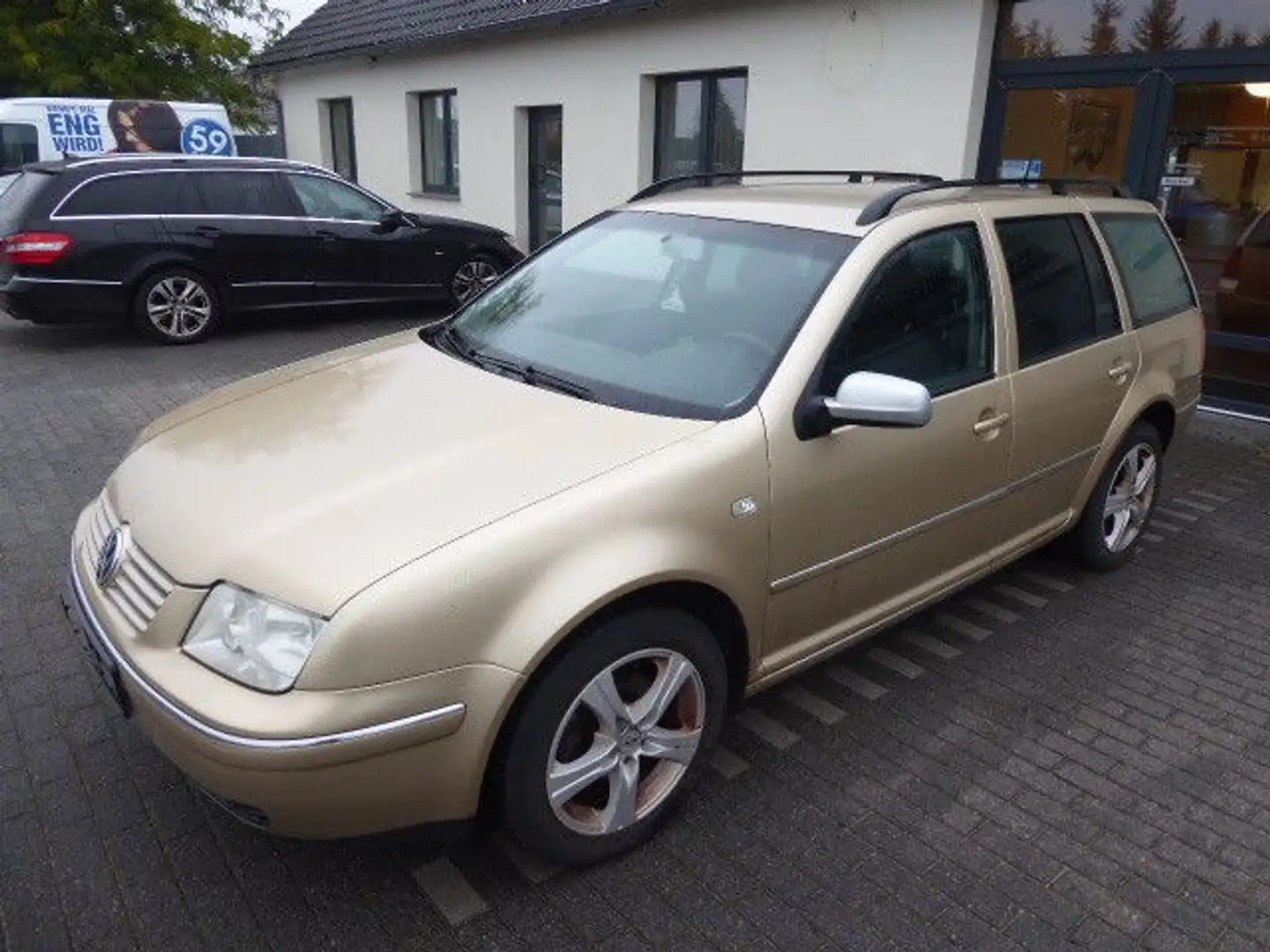 Volkswagen Bora Variant Pacific Beige - 2