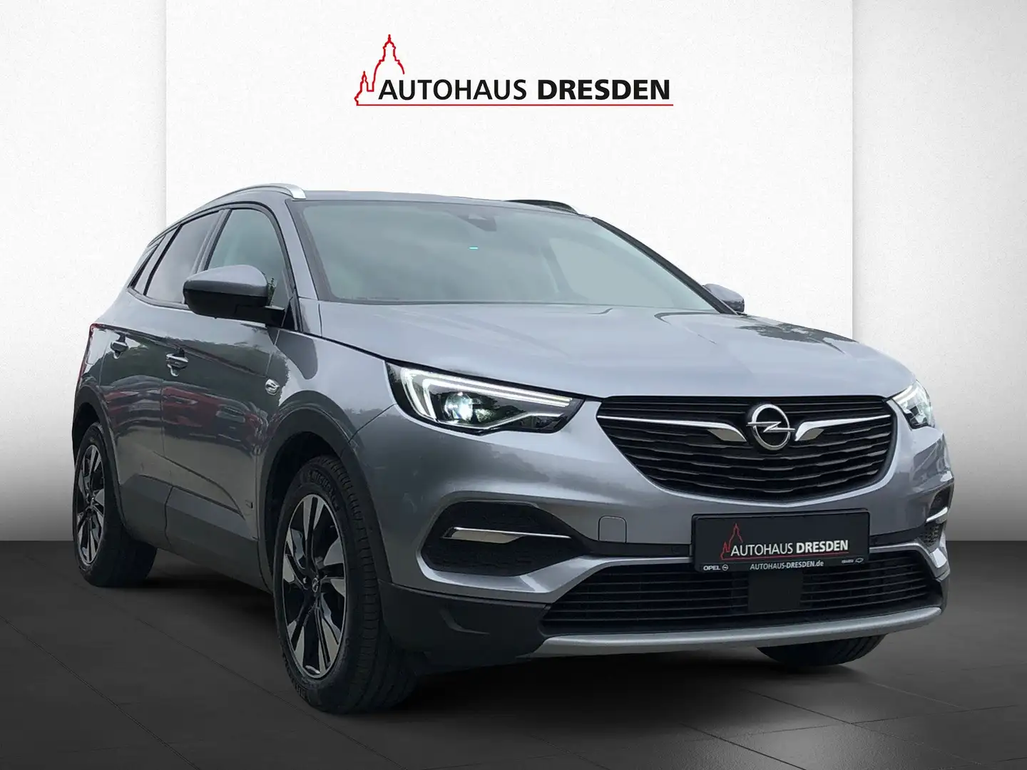 Opel Grandland 1.6 Turbo Hybrid Elegance Grau - 2