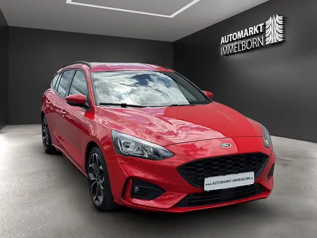 Ford Focus view 2