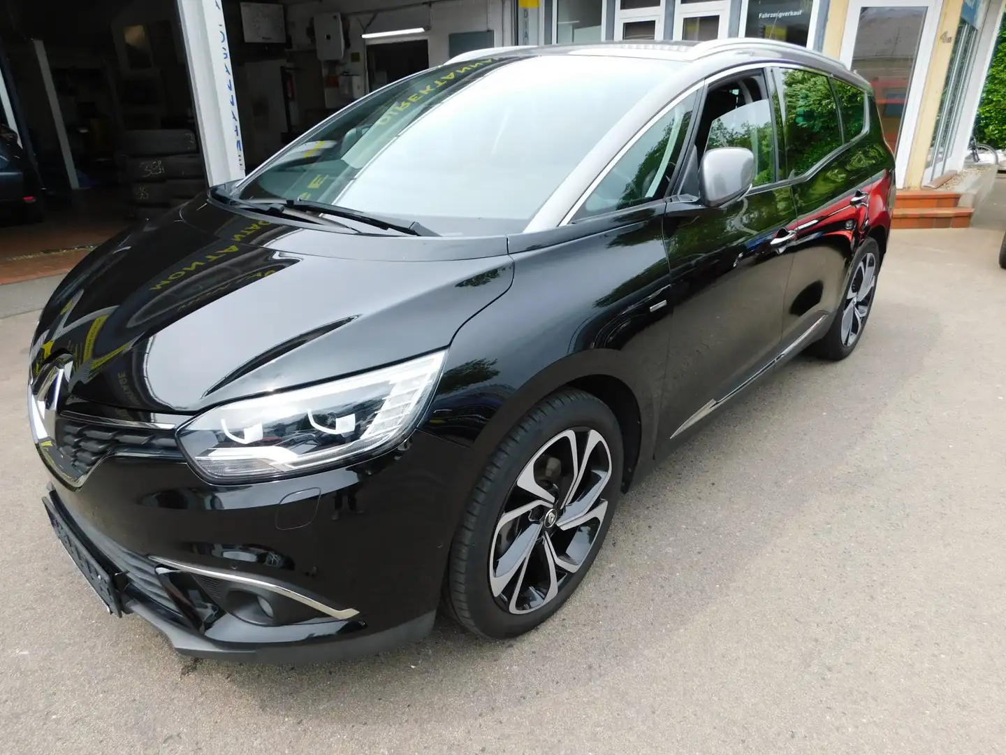 Renault Grand Scenic 1.2 TCe 130 Energy BOSE-Edition Černá - 2
