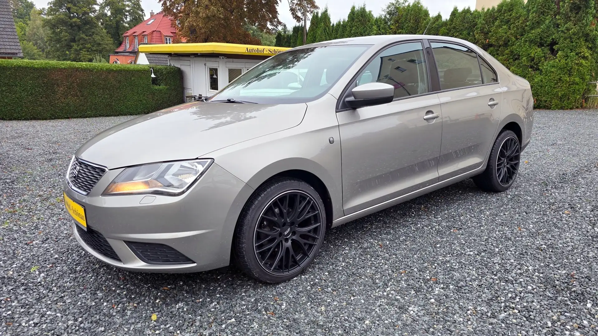 SEAT Toledo Toledo 1.2 TSI Reference Grau - 1