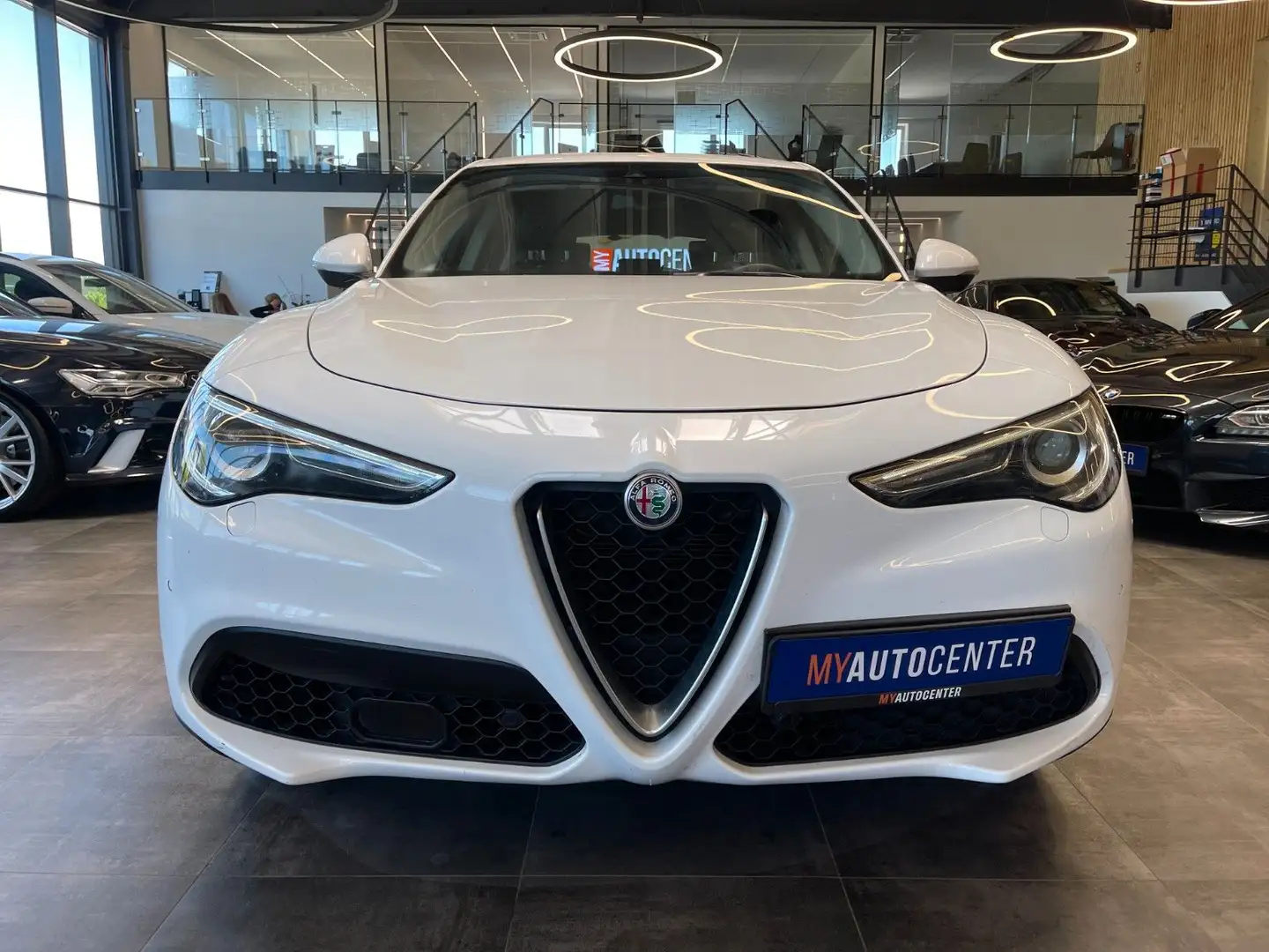 Alfa Romeo Stelvio Super Q4 *KAM*NAVI*TEMPOMAT*LKHZ* Fehér - 2