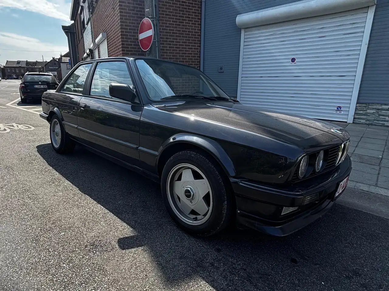 BMW 320i, foto 2
