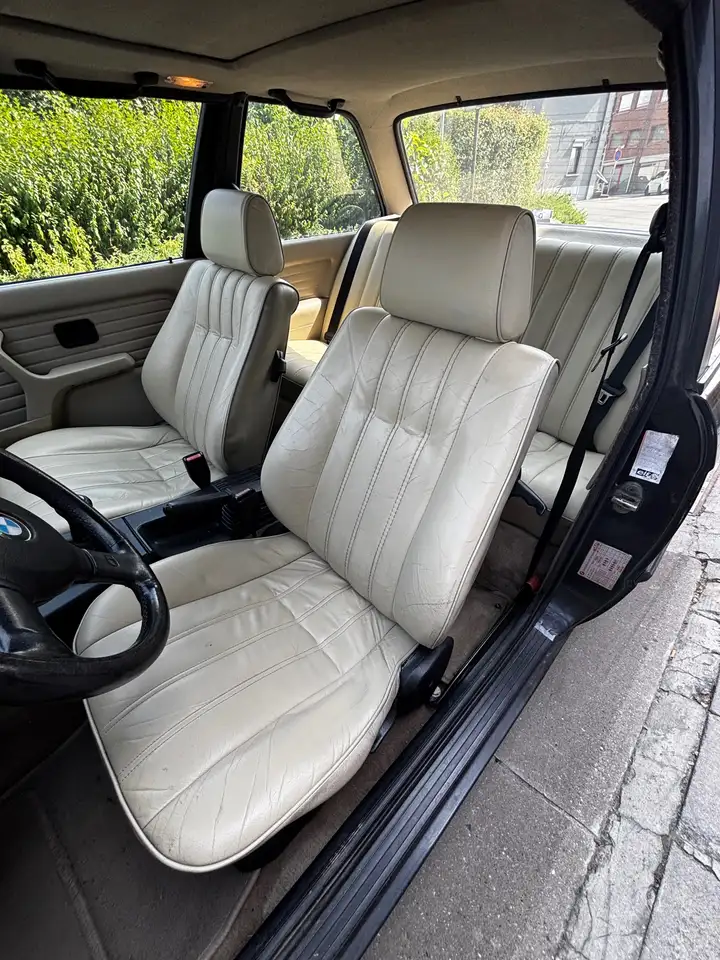 BMW 320i, foto 4