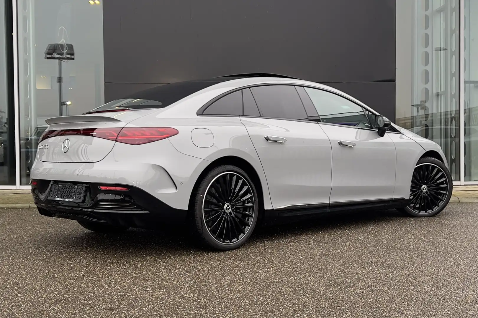 Mercedes-Benz EQE 300 EQE Sport Edition Limited | MANUFAKTUR | Premium P Grijs - 2