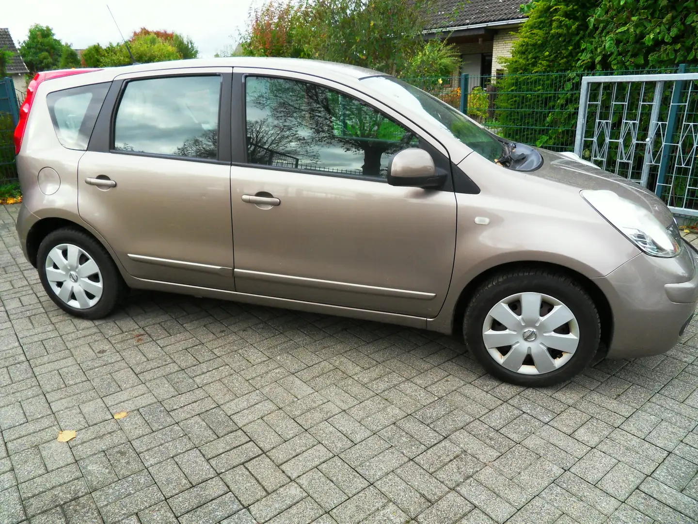 Nissan Note Acenta Klima - Allwetter Reifen - Tüv : 10.2027 Beige - 2