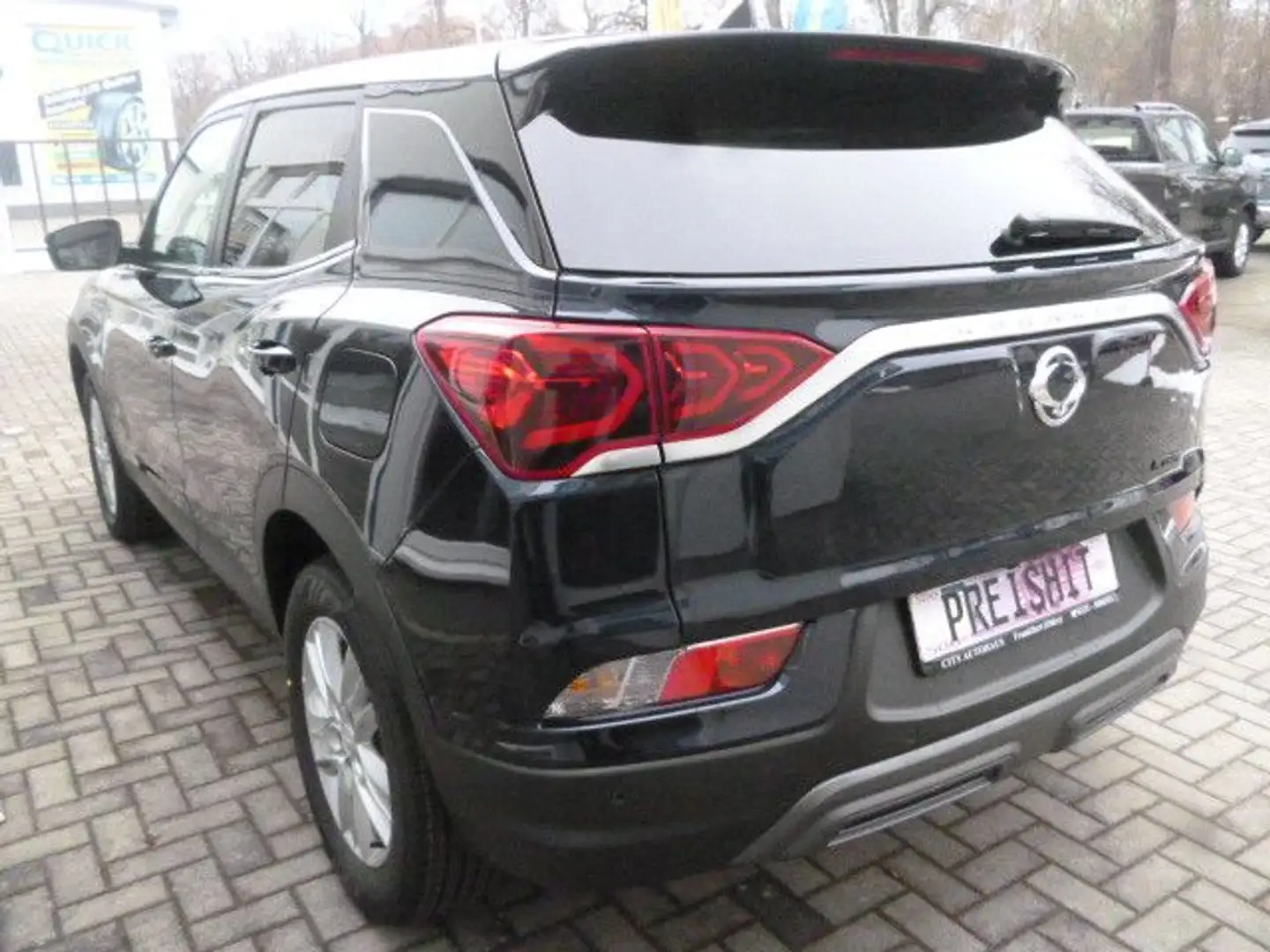 KGM Korando Essential Plus A/C LICHT-+ REGENS. PDC Braun - 2