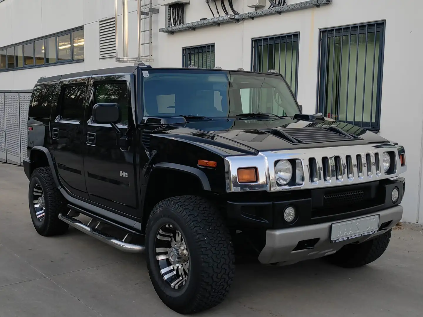 HUMMER H2 - 1