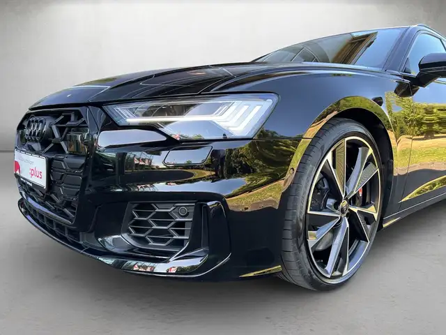 Audi S6 view 4