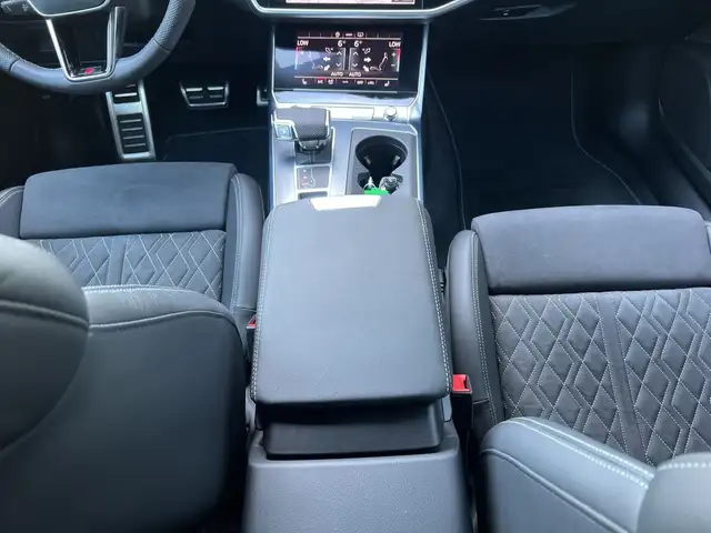 Audi S6 view 9