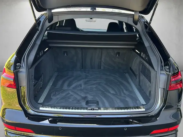 Audi S6 view 5