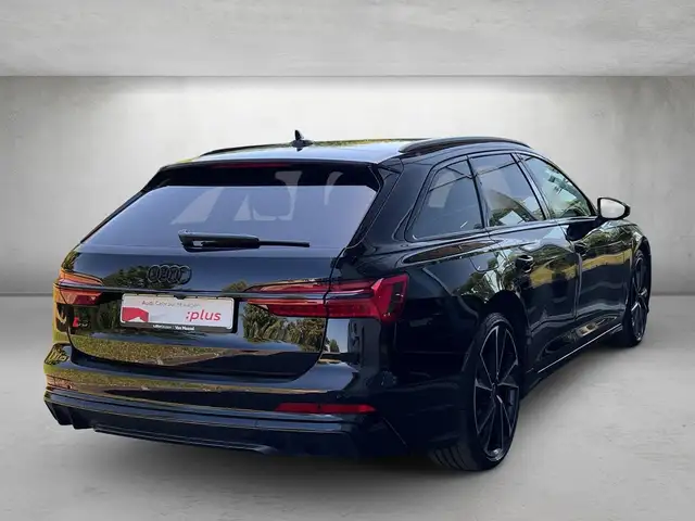 Audi S6 view 3