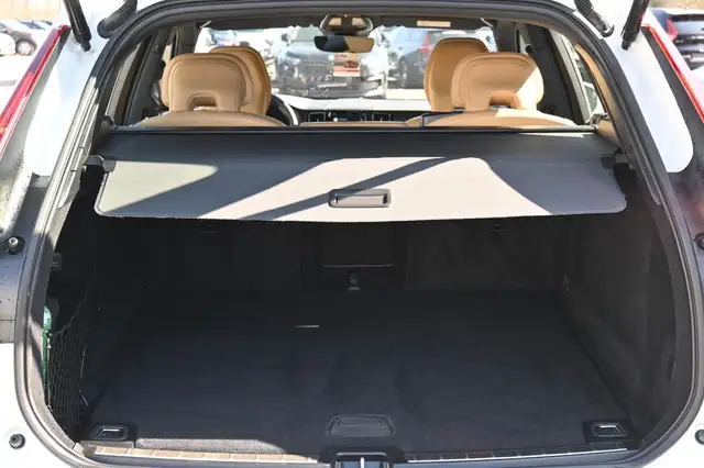 Volvo XC60 view 6