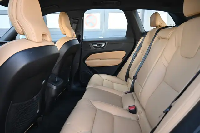 Volvo XC60 view 13
