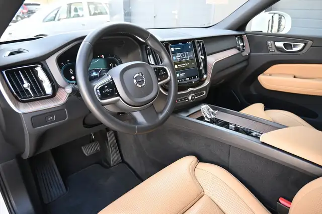Volvo XC60 view 8