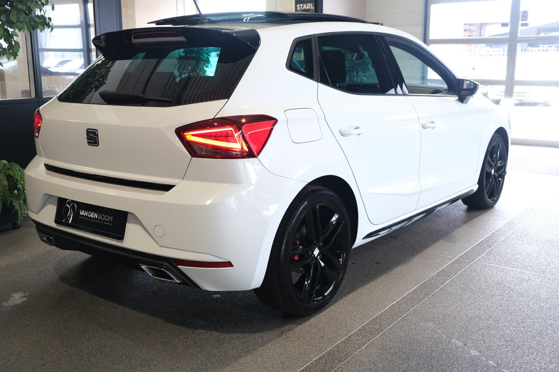 SEAT Ibiza 1.5 TSI FR DSG 150 PK Black Pack Pano Navi Led Cru — photo 6