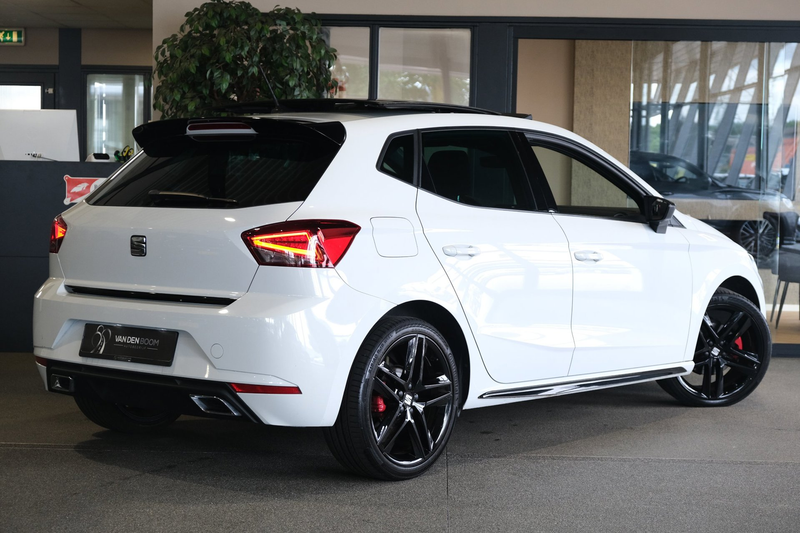 SEAT Ibiza 1.5 TSI FR DSG 150 PK Black Pack Pano Navi Led Cru — photo 2