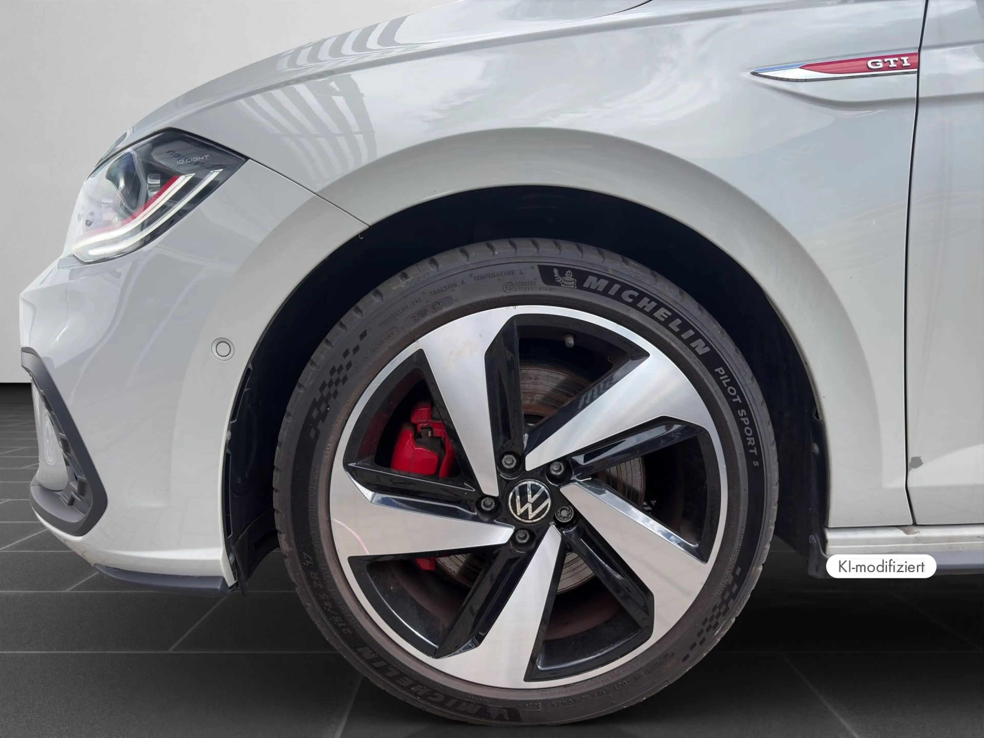 Volkswagen Polo GTI 2.0 TSI DSG IQ.LIGHT CARPLAY ACC SHZ — photo 8
