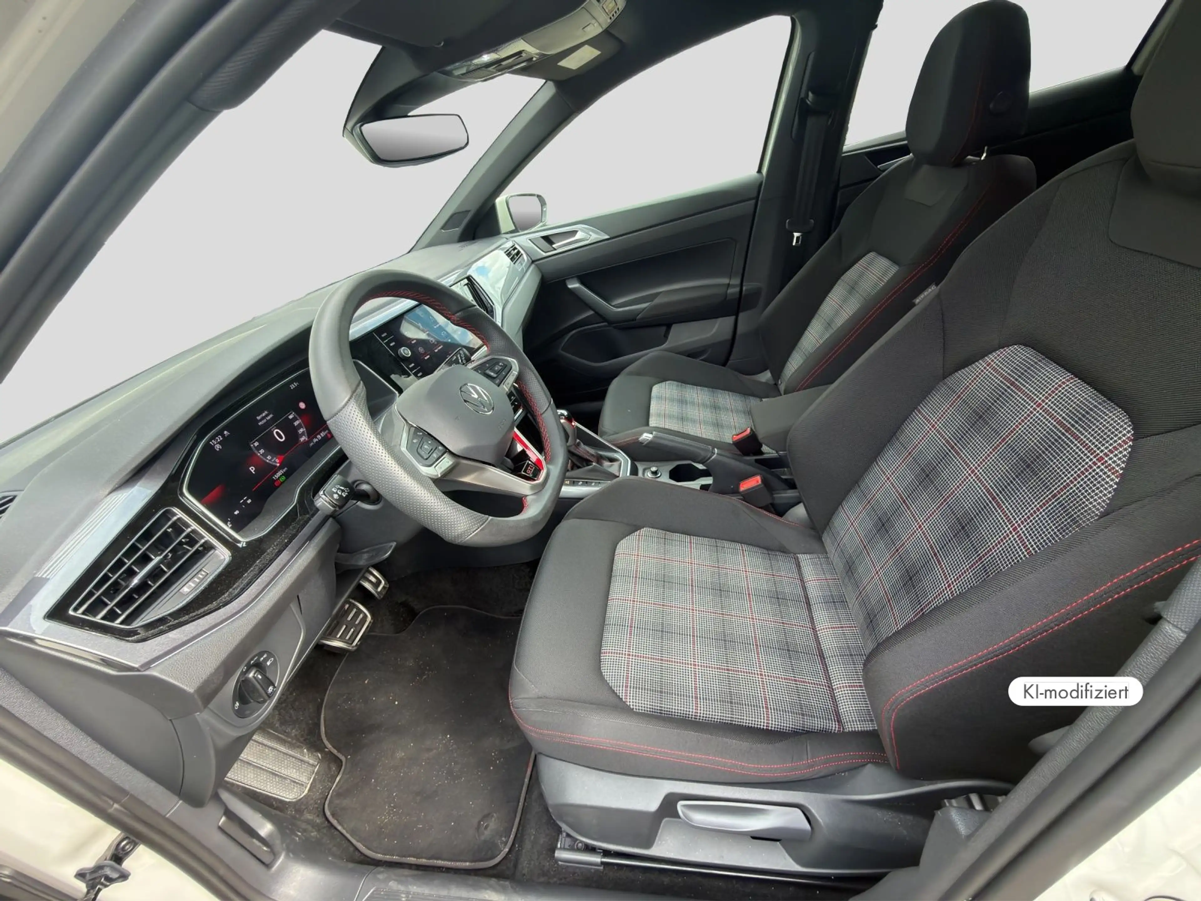 Volkswagen Polo GTI 2.0 TSI DSG IQ.LIGHT CARPLAY ACC SHZ — photo 12