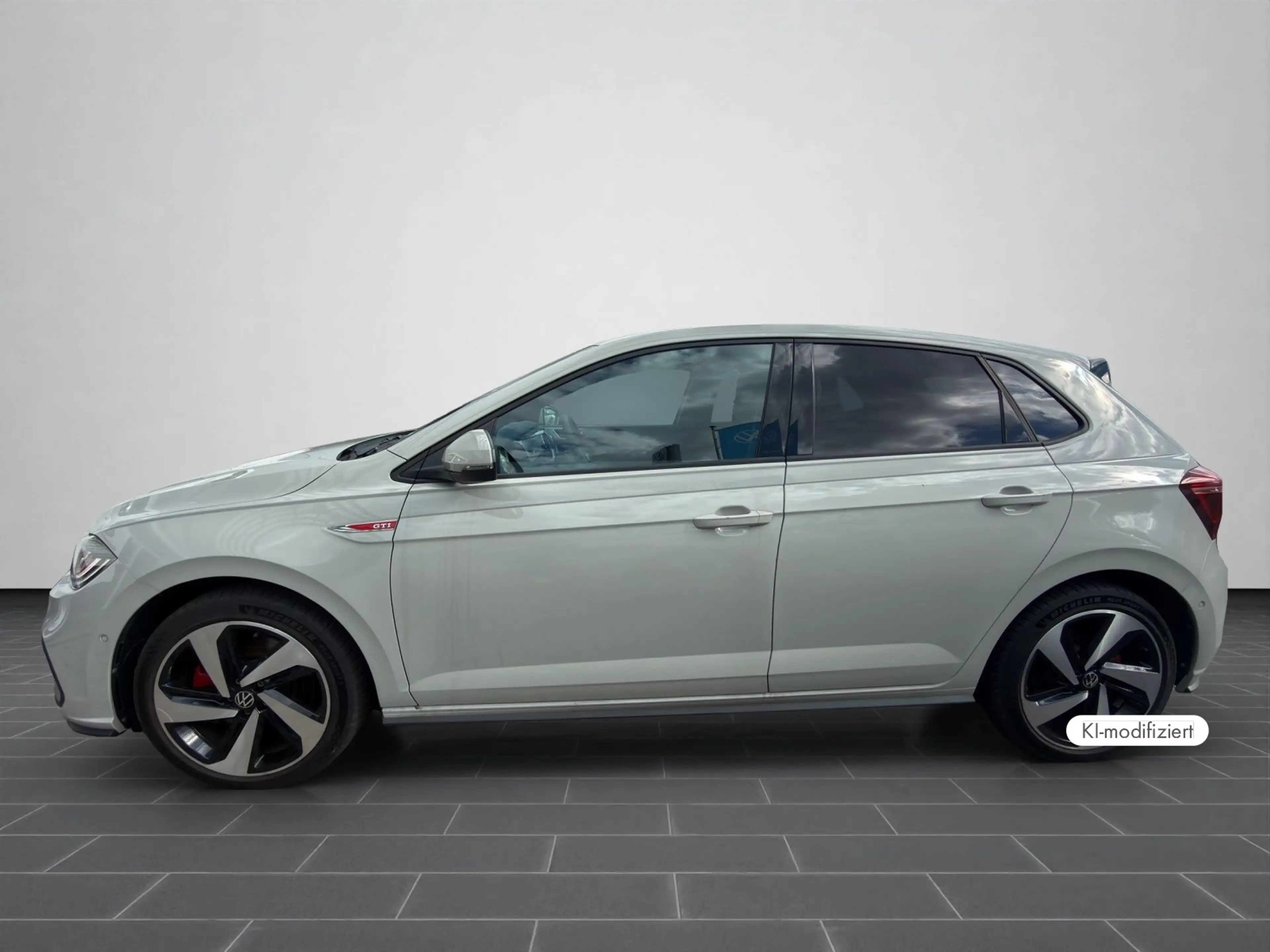 Volkswagen Polo GTI 2.0 TSI DSG IQ.LIGHT CARPLAY ACC SHZ — photo 7
