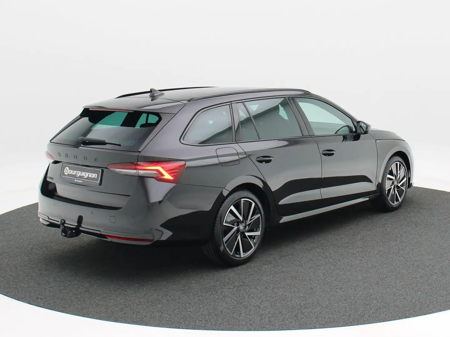 Skoda Octavia Combi Sportline Business 1.5 TSI 150 PK | Automaat Zwart - 2