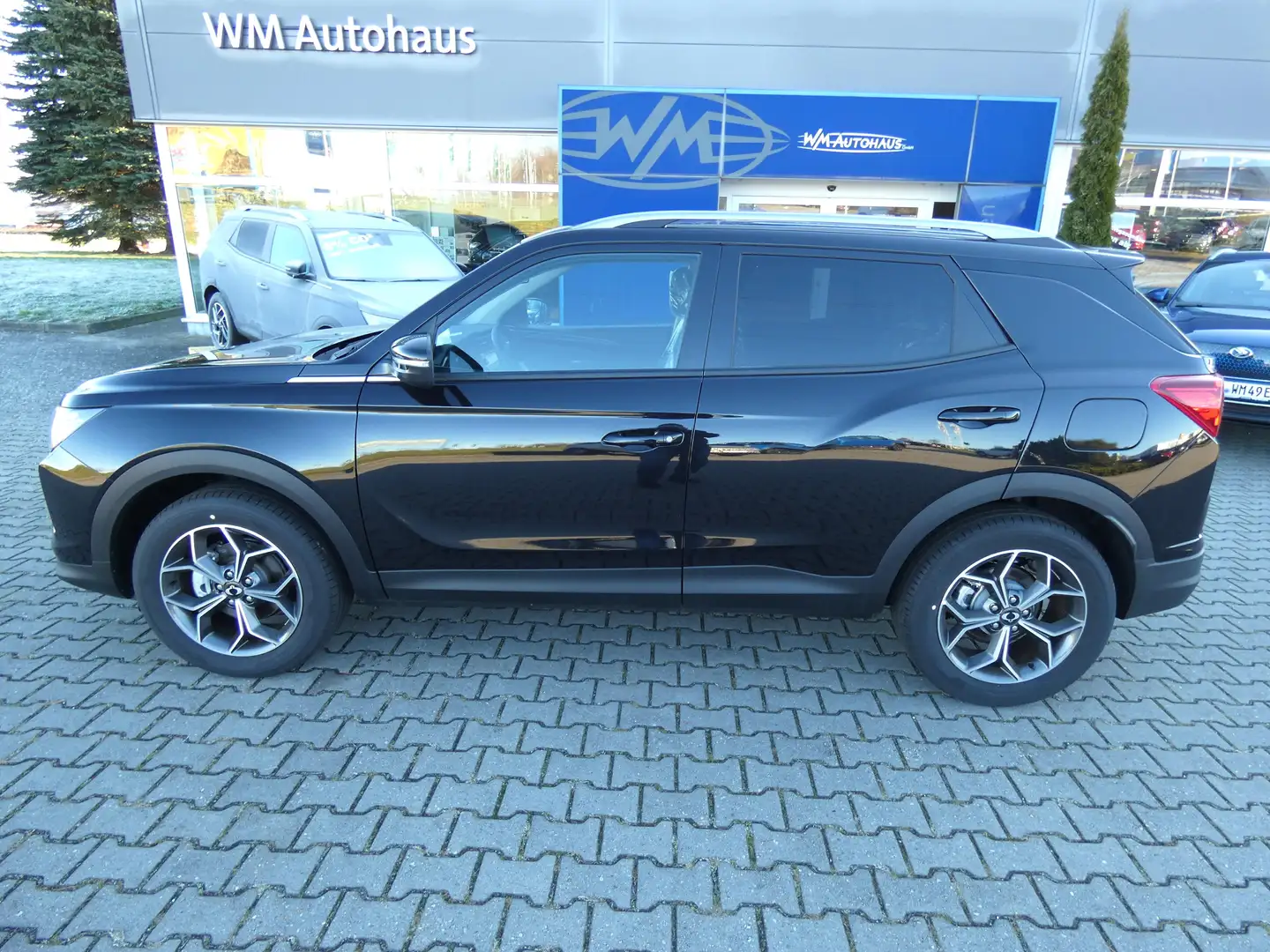 SsangYong Korando 1,5T Spezial Edition Plus Automatik Klima Alu18" Černá - 2