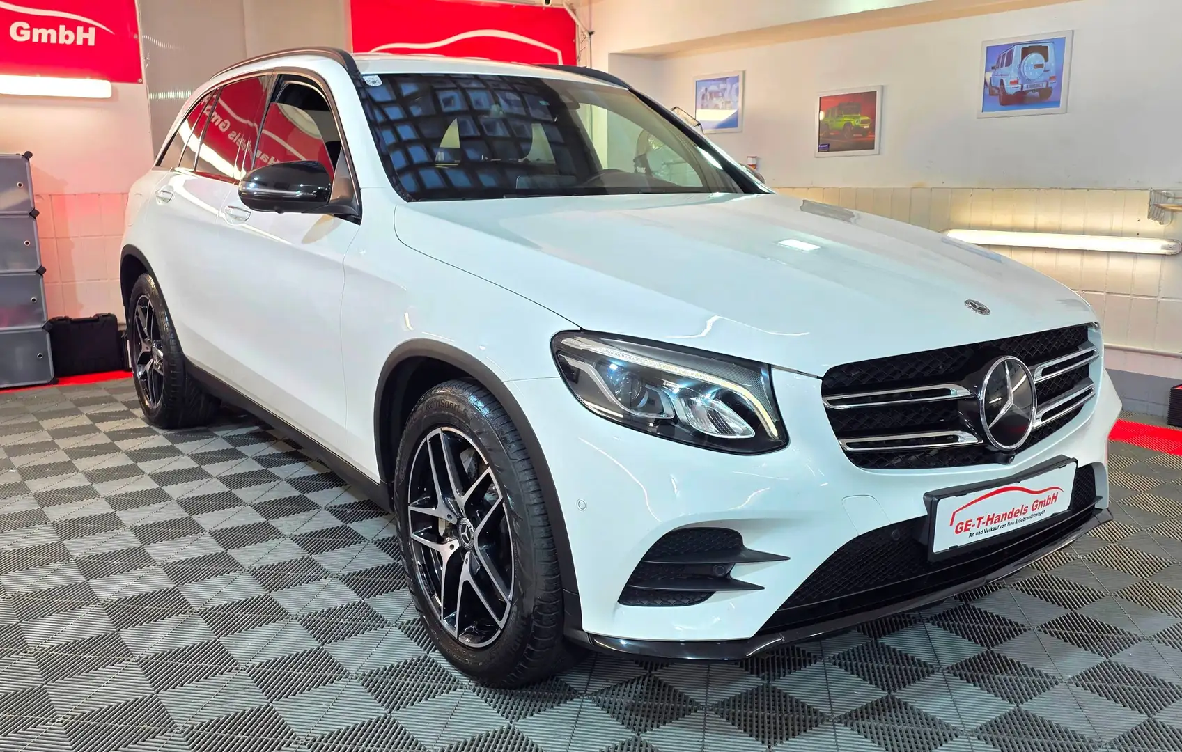Mercedes-Benz GLC 220 d 4x4 Aut. AMG-Paket 1.Besitz LED Navi Leder Weiß - 2