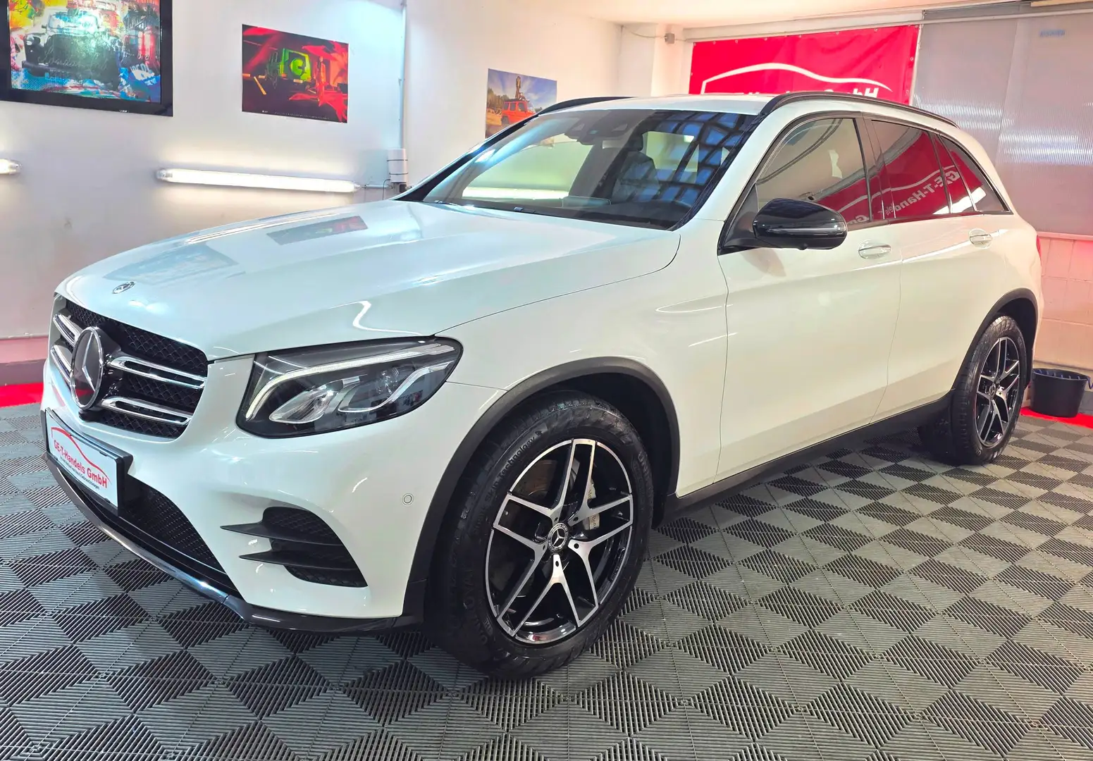 Mercedes-Benz GLC 220 d 4x4 Aut. AMG-Paket 1.Besitz LED Navi Leder Weiß - 1