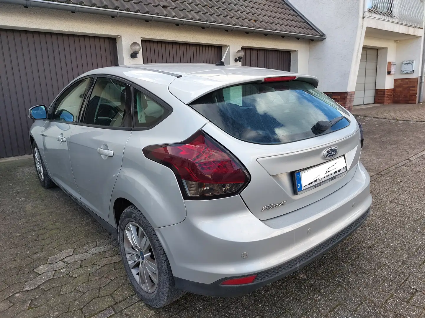 Ford Focus Focus Fließheck 1.6 L  .2 Hand  Alufelgen Grau - 2