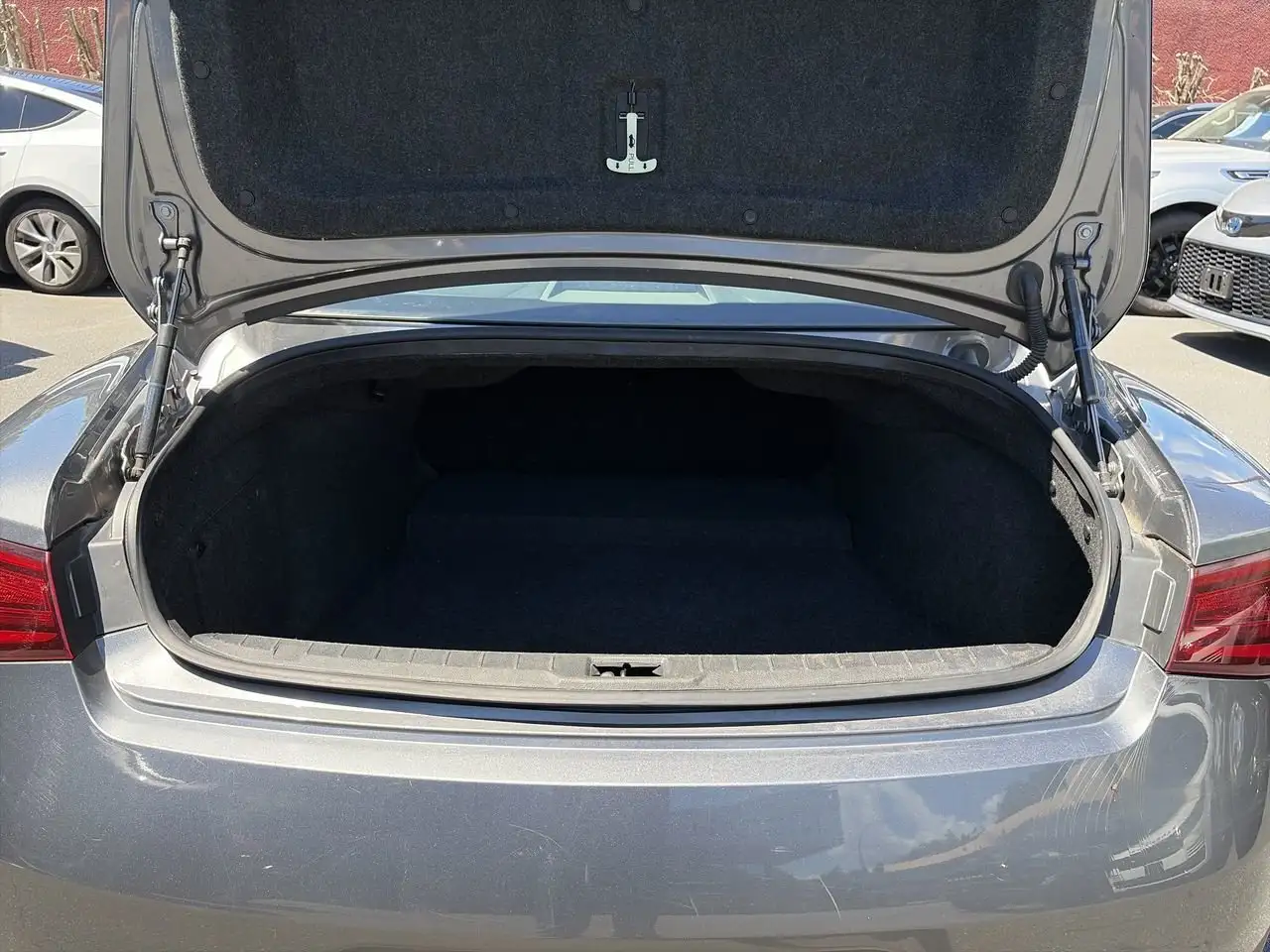 Infiniti Q60 photo Infiniti Q60
