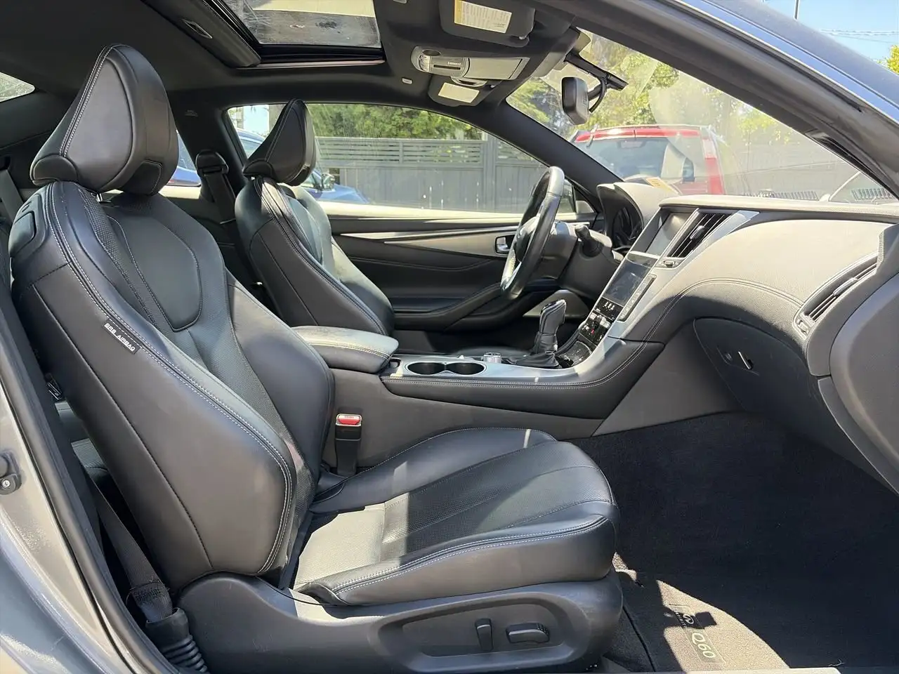Infiniti Q60 photo Infiniti Q60