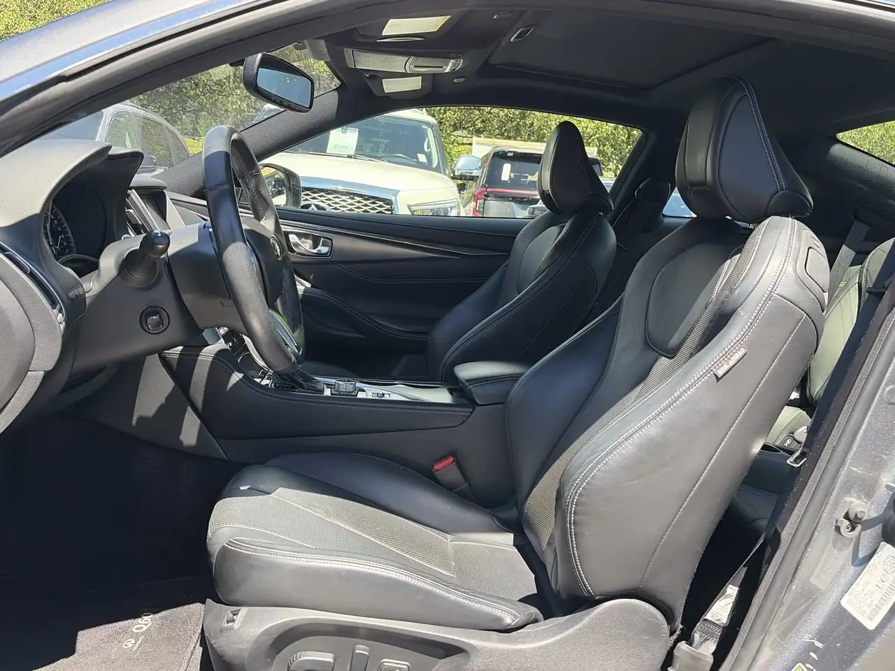 Infiniti Q60 photo Infiniti Q60