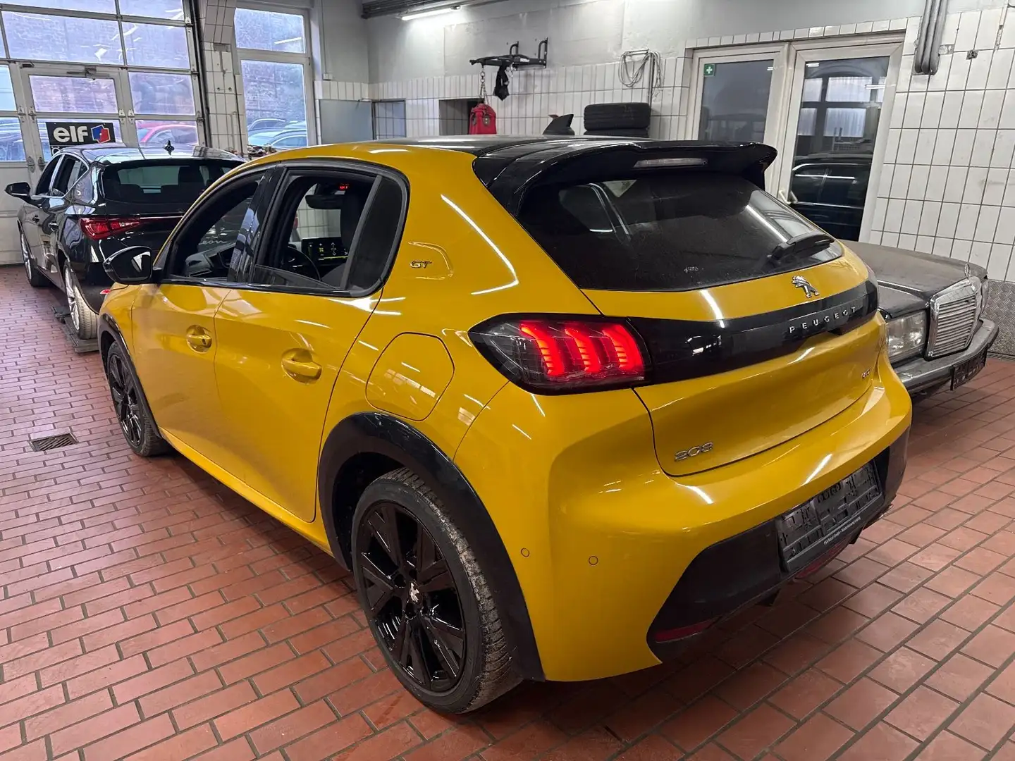 Peugeot 208 GT Pack*LED*ACC*Kamera*Navi*3D-Cockpit*Szh* Gelb - 2
