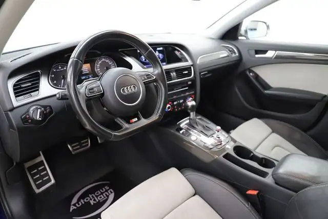 Audi S4 view 13