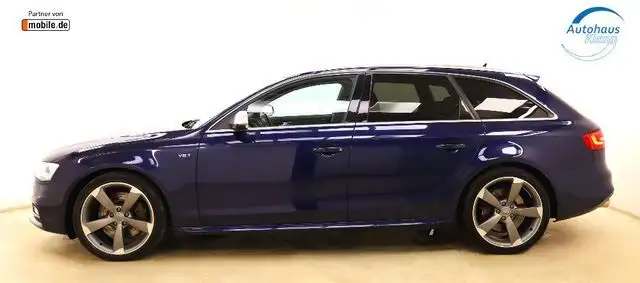 Audi S4 view 4