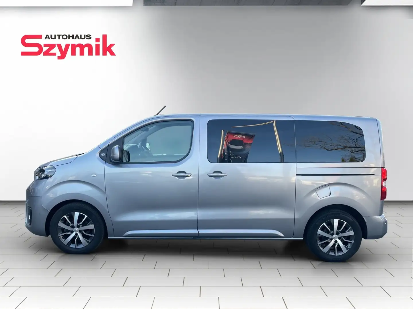 Toyota Proace 2,0-l-D-4D L1 (8-Si.) Verso Team D Silber - 2