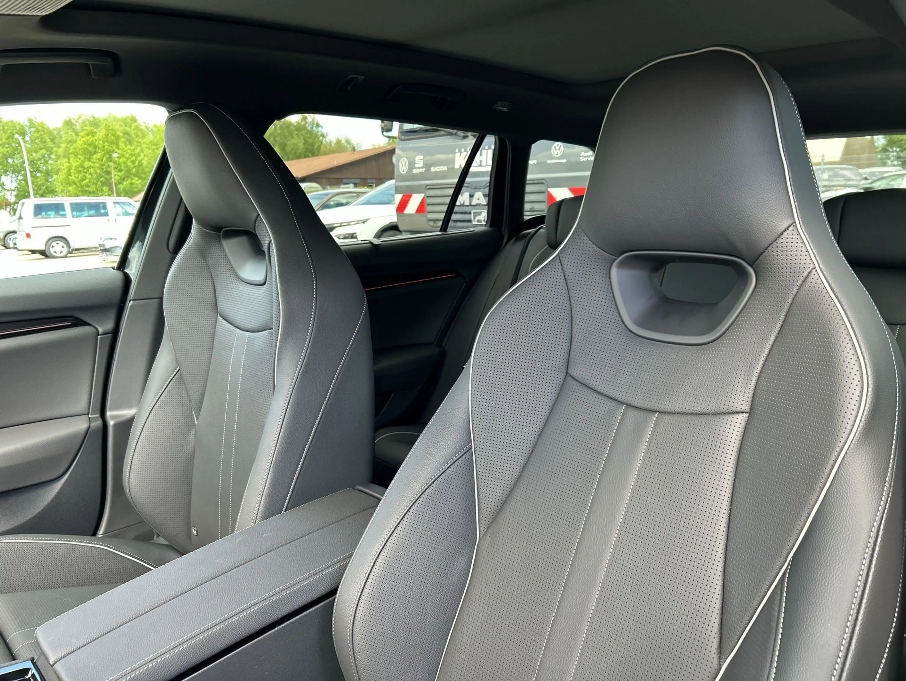 Skoda Superb Combi 2.0 TDI 4x4 W Sportline 4x4 CarPlay — photo 13