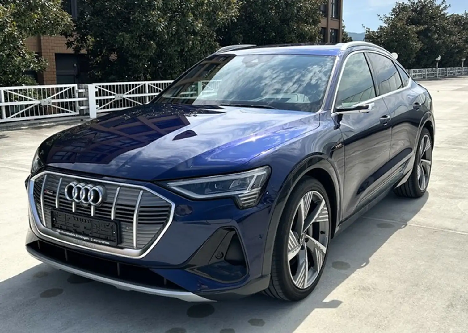 Audi e-tron Sportback 55 quattro S line NP: 126T¤ Blauw - 1
