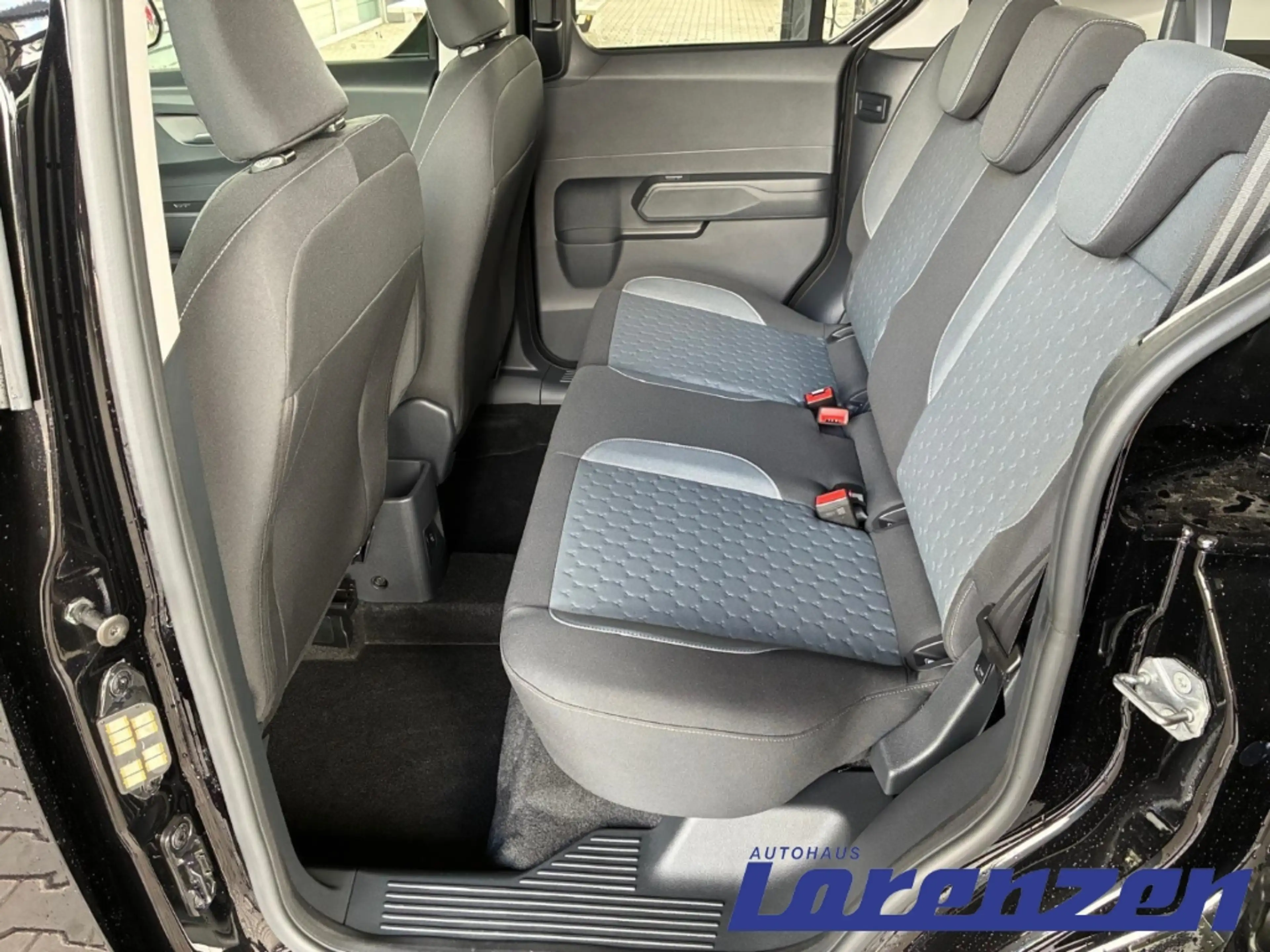 Ford Tourneo Courier Titanium 1.0 Ecoboost PDC V.&H. . Kamera Pri — photo 10