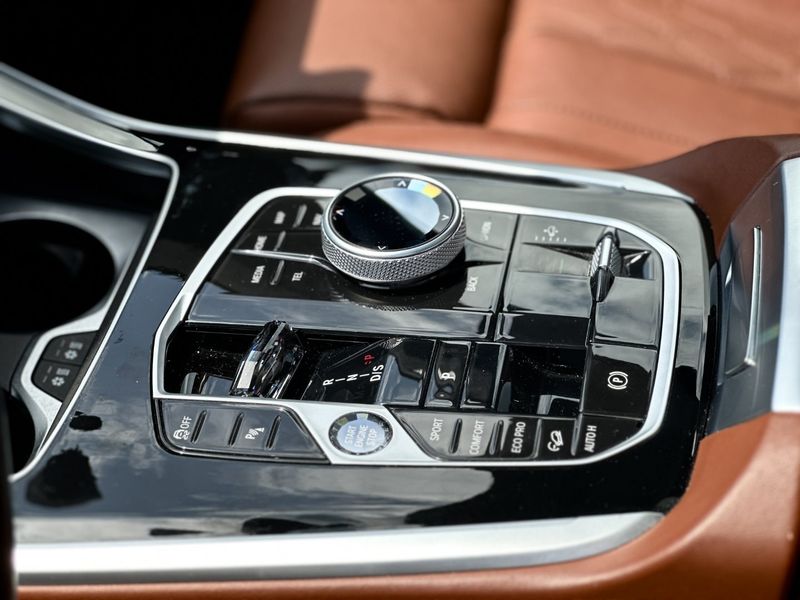 BMW X7 xDrive40d M Sport Pro Gestiksteuerung DAB — photo 11