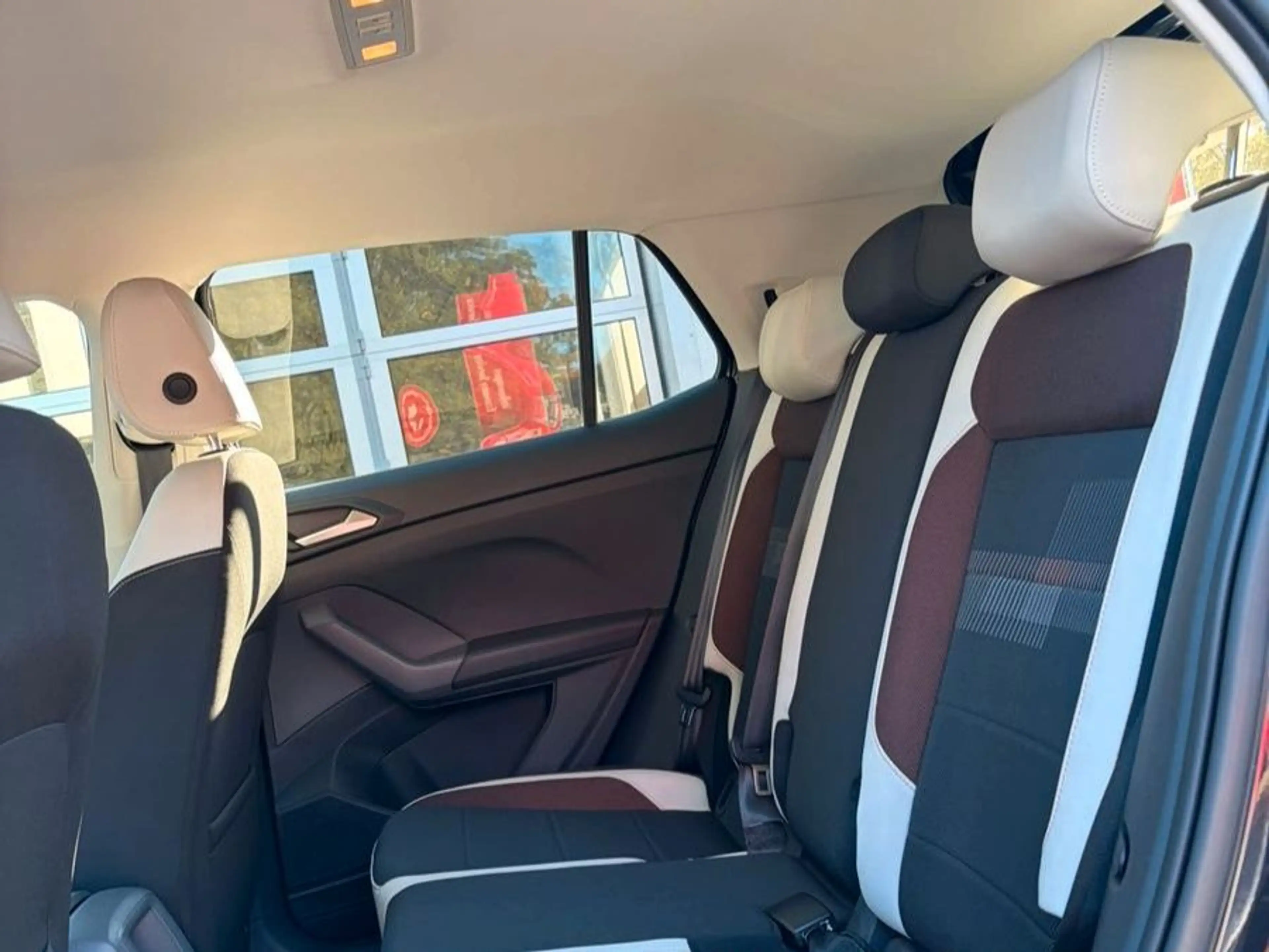 Volkswagen T-Cross Life +NAV+KAM+SHZ — photo 10