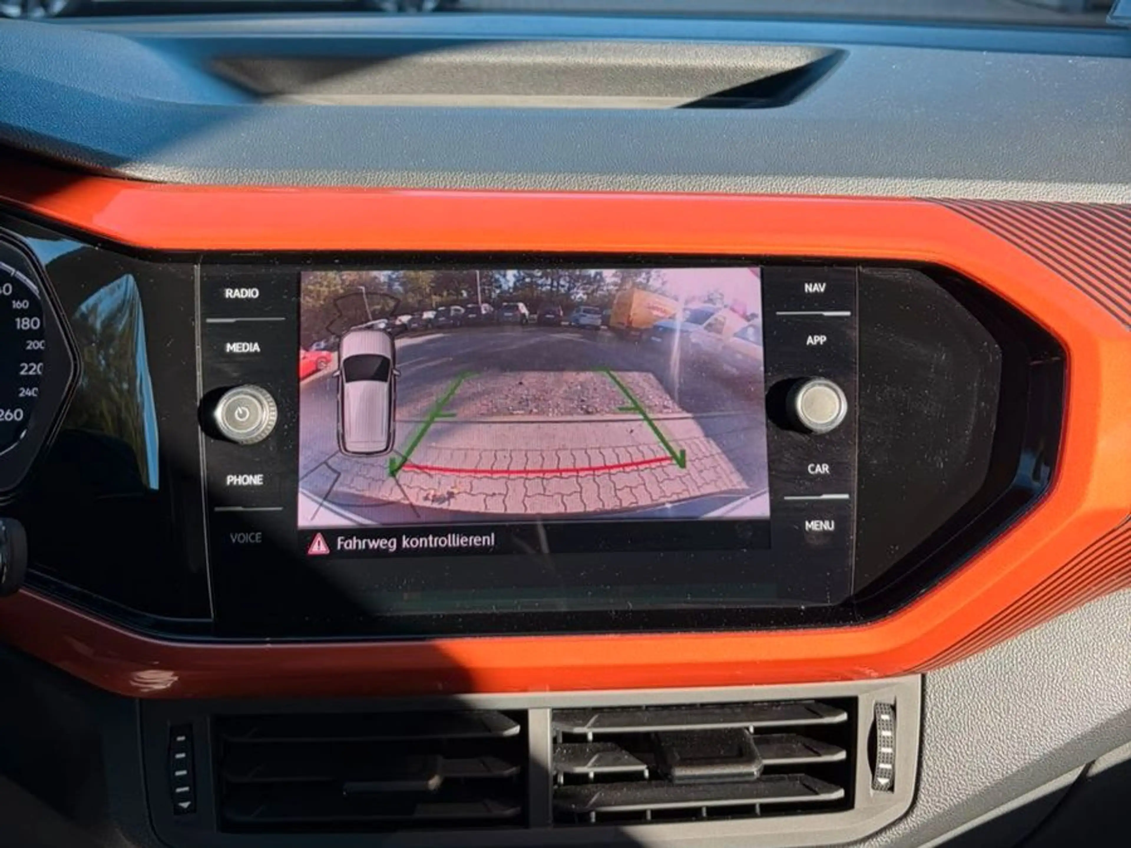 Volkswagen T-Cross Life +NAV+KAM+SHZ — photo 15